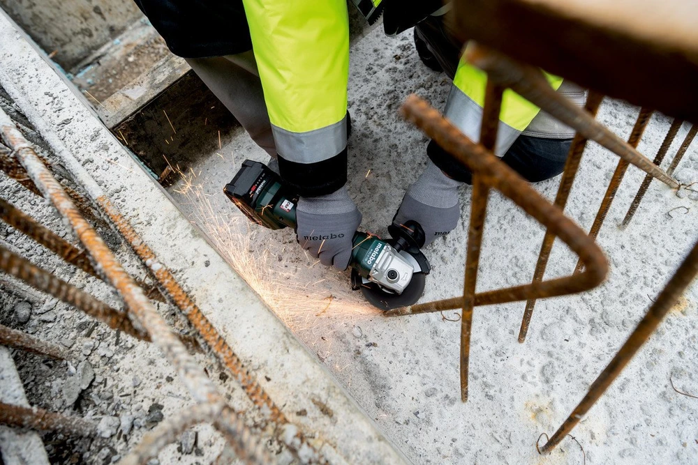 Kampinis šlifuoklis Metabo W 18 L 9-125; 18 V (be akumuliatoriaus ir pakrovėjo)