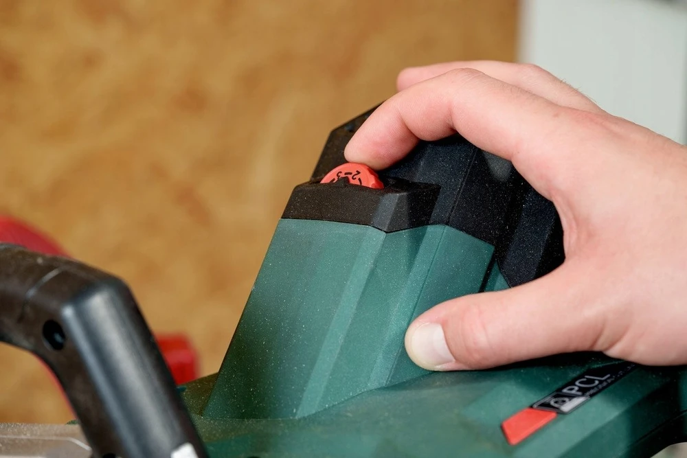 METABO SKERSINIO PJOVIMO PJŪKLAS KGSV 216 MC