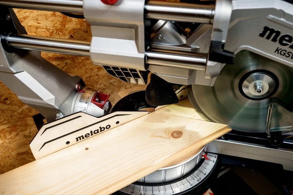 METABO SKERSINIO PJOVIMO PJŪKLAS KGSV 216 MC