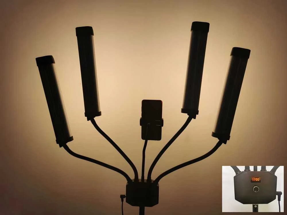 Michael Marinelli 4 Keturguba lanksti elastinga LED kosmetinė foto video lempa 65W / M65 juoda