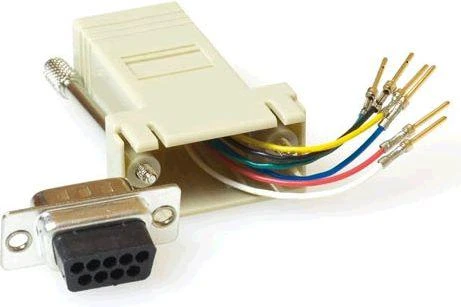 MicroConnect RJ45 į DB9 adapterio komponentai