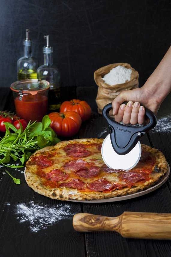 Microplane Specialty pizza cutter