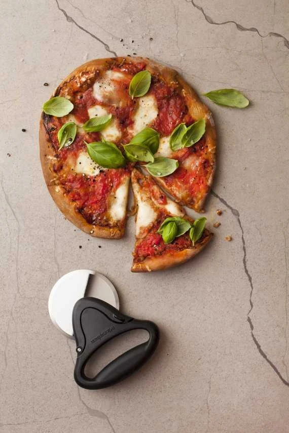 Microplane Specialty pizza cutter