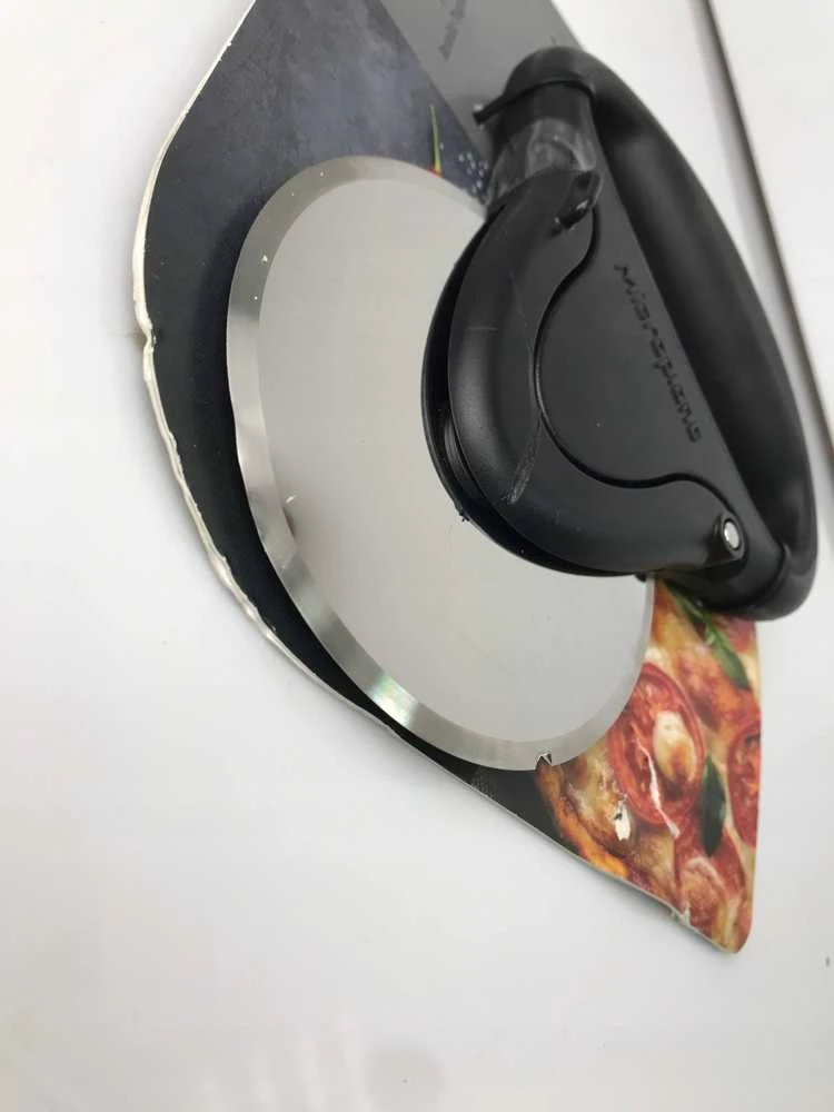 Microplane Specialty pizza cutter