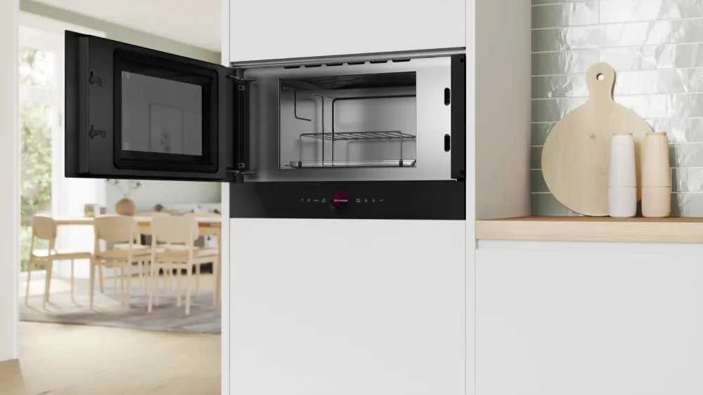 Bosch Serie 8 BER7321B1 mikrobangų krosnelė Juodas Solo mikrobangų krosnelė Įmontuojama 21 L 900 W