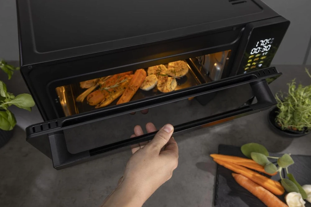 Mikrobangų krosnelė Hisense HOM30AF juoda