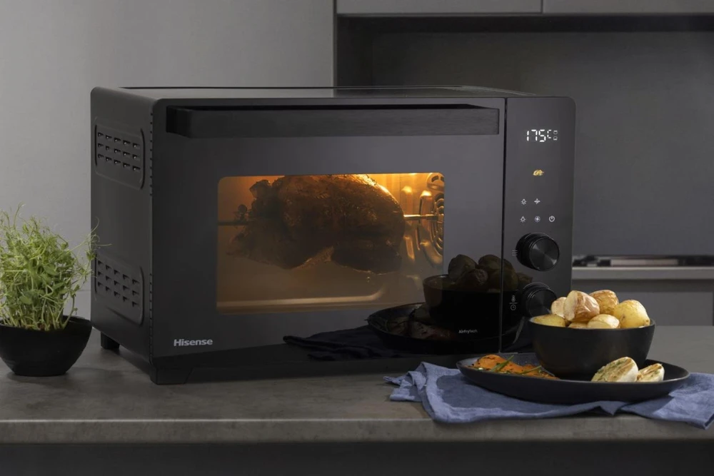 Mikrobangų krosnelė Hisense HOM30AF juoda