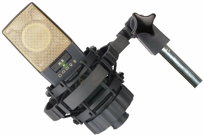 AKG C414 XLII - Didelės diafragmos kondensatorinis mikrofonas, kintamos charakteristikos