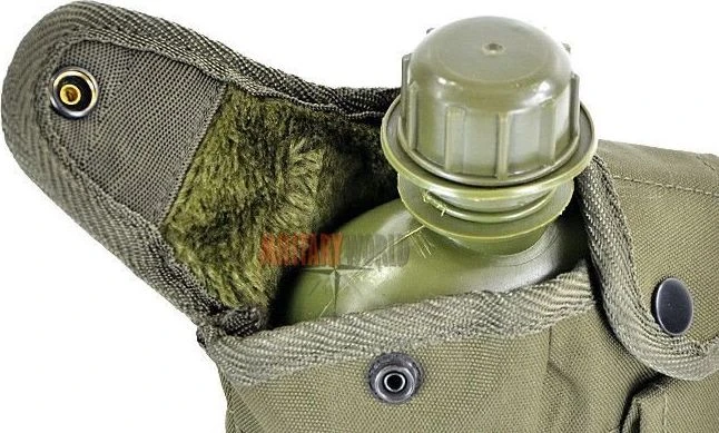 Mil-Tec US plastikine gertuve su deklu ir puodeliu Olive