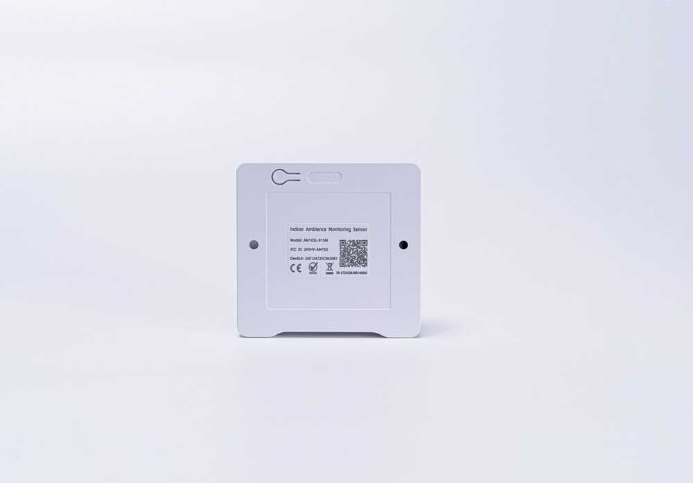 „Milesight AM103L LoRaWAN 3-in-1“ oro kokybės jutiklis matuoja: temperatūrą, drėgmę, CO2, kompaktišką dydį, bateriją.