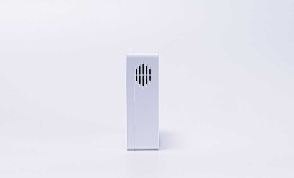 „Milesight AM103L LoRaWAN 3-in-1“ oro kokybės jutiklis matuoja: temperatūrą, drėgmę, CO2, kompaktišką dydį, bateriją.