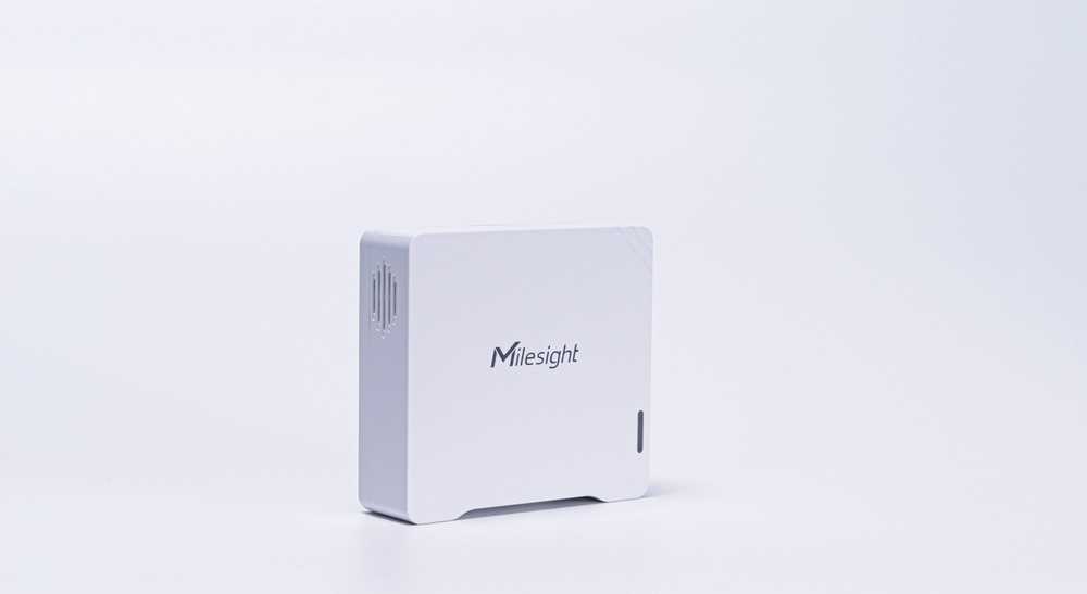 „Milesight AM103L LoRaWAN 3-in-1“ oro kokybės jutiklis matuoja: temperatūrą, drėgmę, CO2, kompaktišką dydį, bateriją.