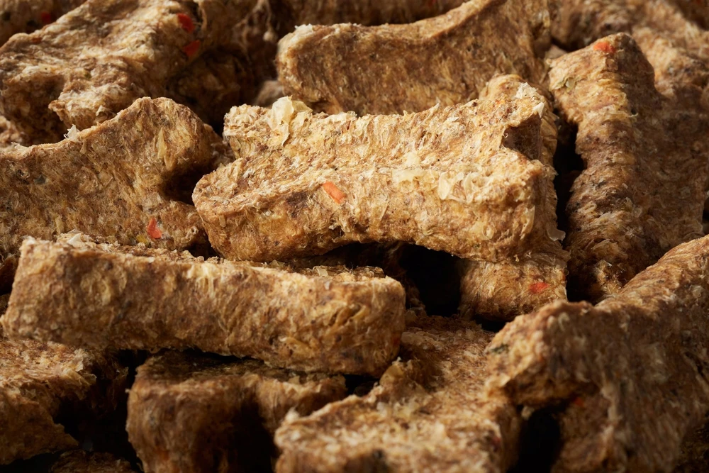 Mira Mar BOW WOW Naturalne kości kiauliena su daržovėmis 1kg [BW669]
