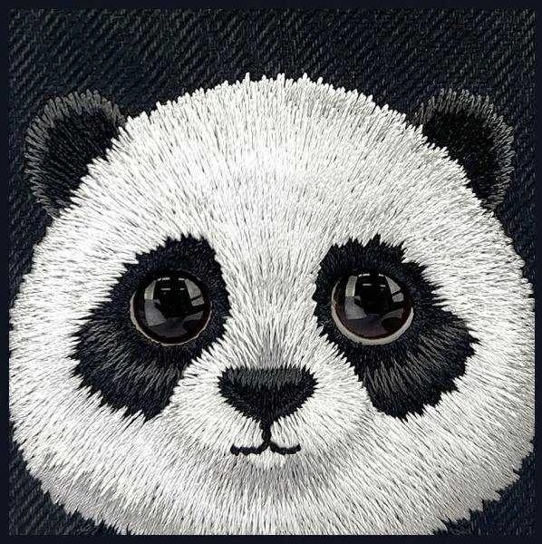Nimmy dėklas Apple iPhone 16 6.1″ juodos spalvos Big Eyed Pet 2.0 Panda