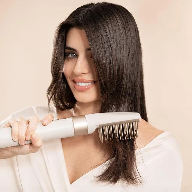 8 viename Cecotec Bamba CeramicCare AirGlam šampano spalvos plaukų suktukas ir džiovintuvas