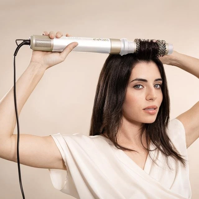 8 viename Cecotec Bamba CeramicCare AirGlam šampano spalvos plaukų suktukas ir džiovintuvas