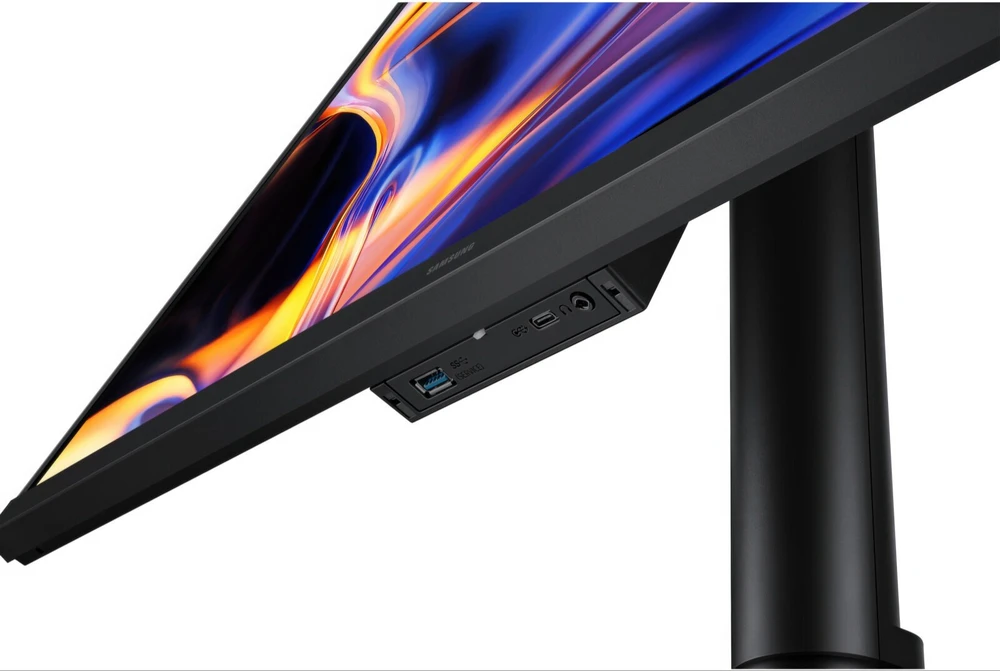 Monitorius Samsung ViewFinity S8 S80HF, 27" 5K (5120x2880) IPS, 60Hz, USB-C 90W, RJ45, KVM, HDR10, reguliuojamas stovas