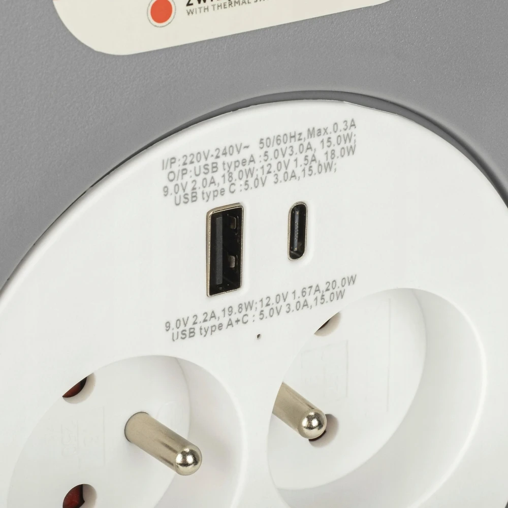 Montis Ištraukiamas namų ilgintuvas su USB 10m MT188 2 kintamosios srovės lizdai