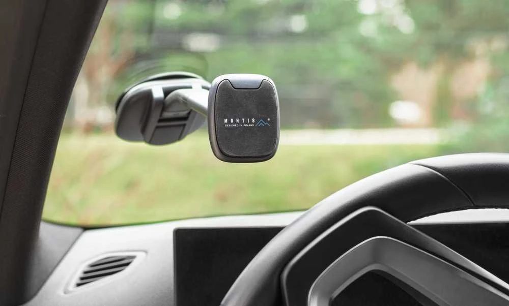 Montis Reguliuojamas automobilinis laikiklis klijuojamas prie prietaisų skydelio MT133 MONTIS