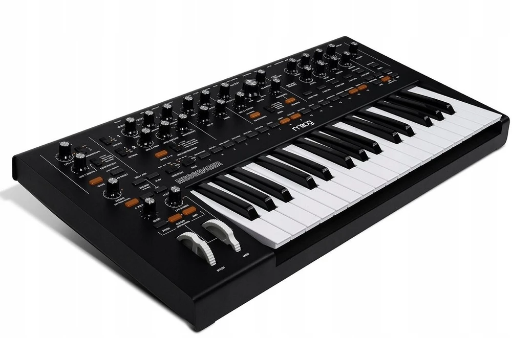 MOOG Messenger – monofoninis analoginis klaviatūros sintezatorius