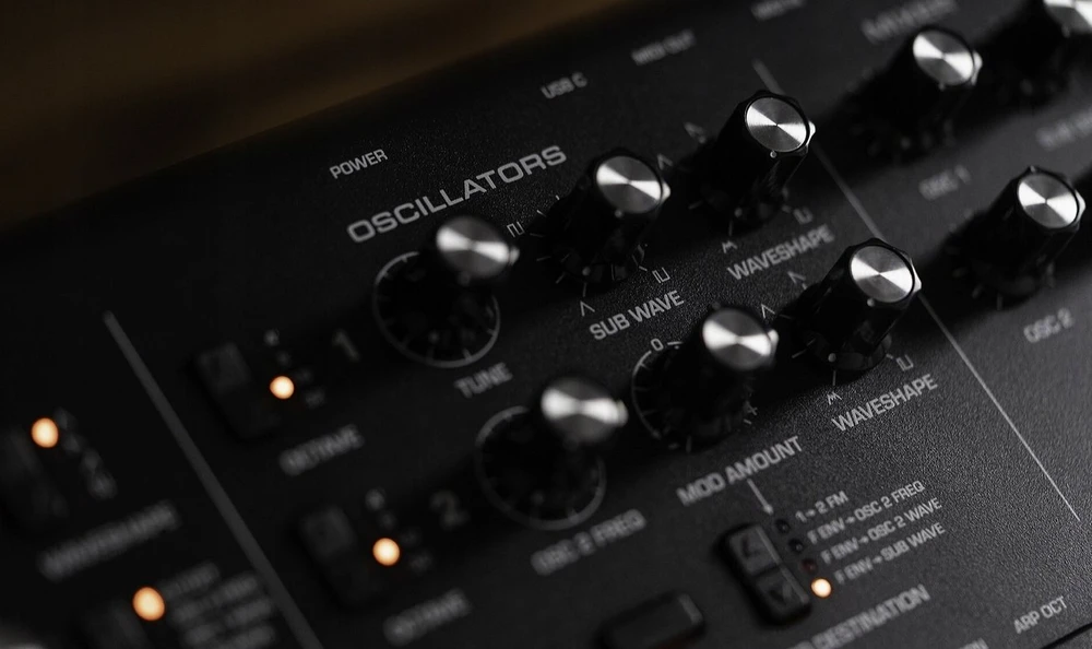 MOOG Messenger – monofoninis analoginis klaviatūros sintezatorius