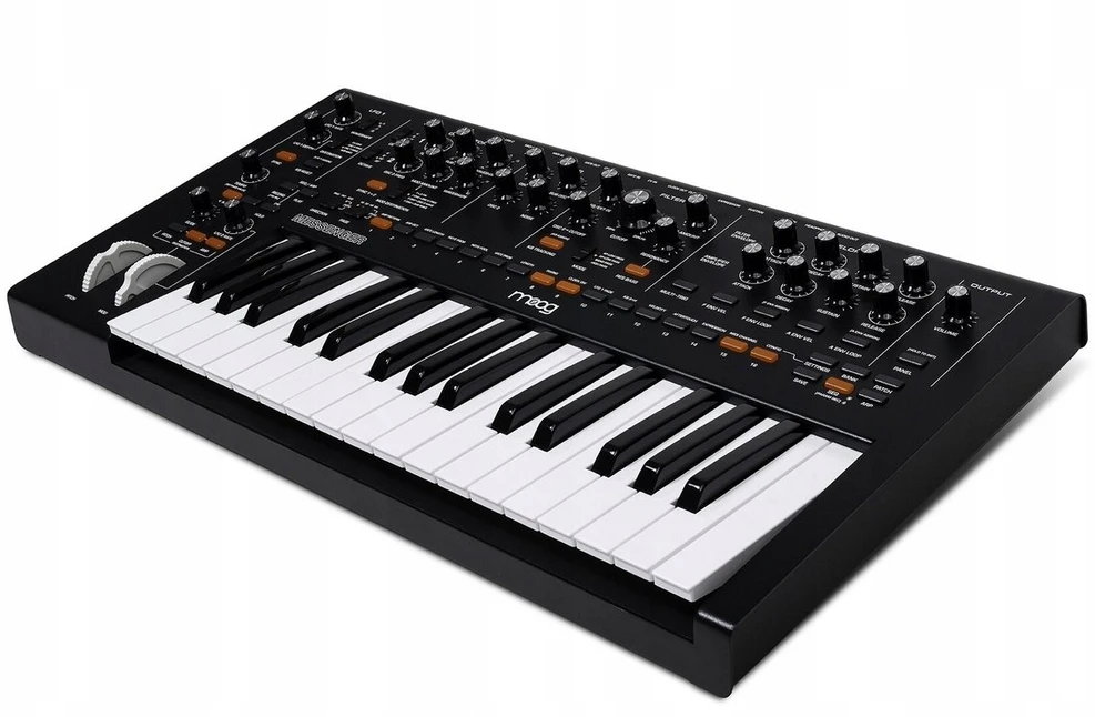 MOOG Messenger – monofoninis analoginis klaviatūros sintezatorius