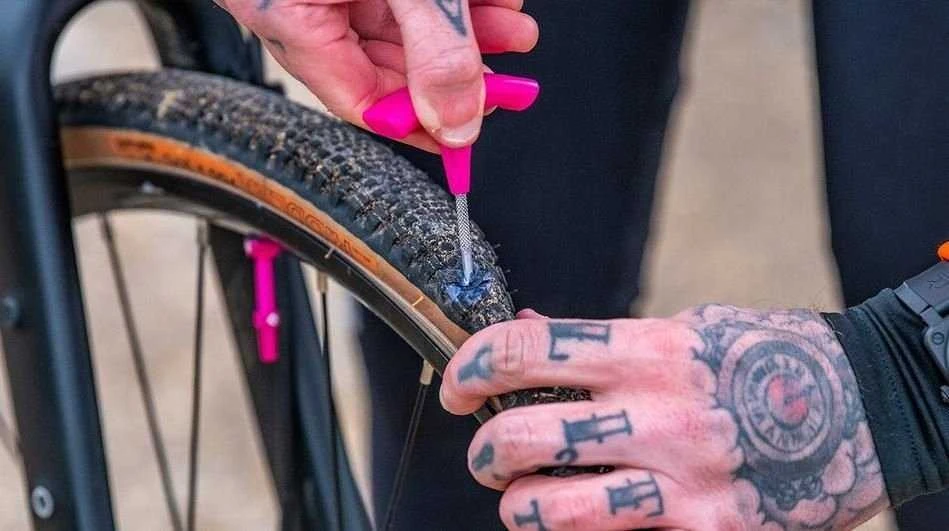 „Muc-Off Muc-Off B.A.M.“ bekamerinių padangų remonto komplektas