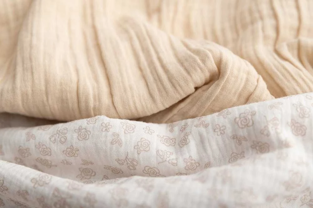 Multitex Antklodė 75x100 Muslin Design mažas mentelės kamuoliukas rožėmis klotas BabyMatex