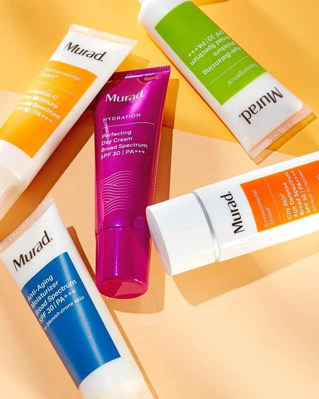 Murad Skincare Murad City Skin Age Defense Broad Spectrum SPF 50 PA++++ koreguojantis apsauginis veido kremas nuo saulės, 50 ml