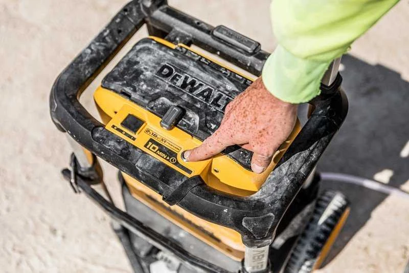 Dewalt aukšto slėgio plovykla DCMPW1600N 2x18V, max 110bar, be akumuliatoriaus ir kroviklio