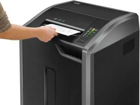 Naikintojas Fellowes 425I P2 popieriaus įdėjimo veiksmas