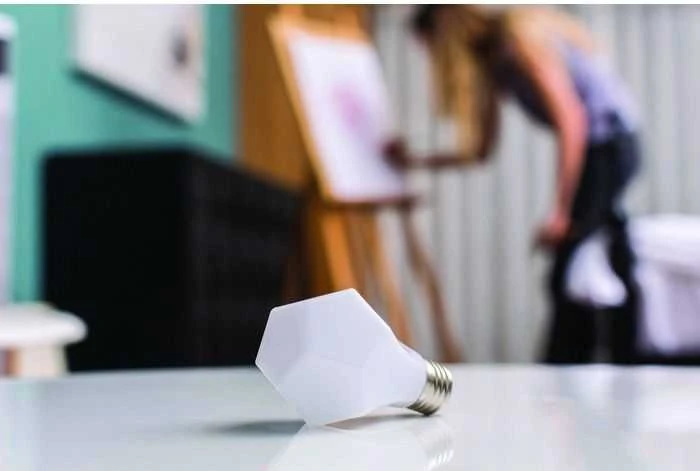 „Nanoleaf“ matinio stiklo pritemdomas LED 5 W (NL05-0470FD240E27-2700K)