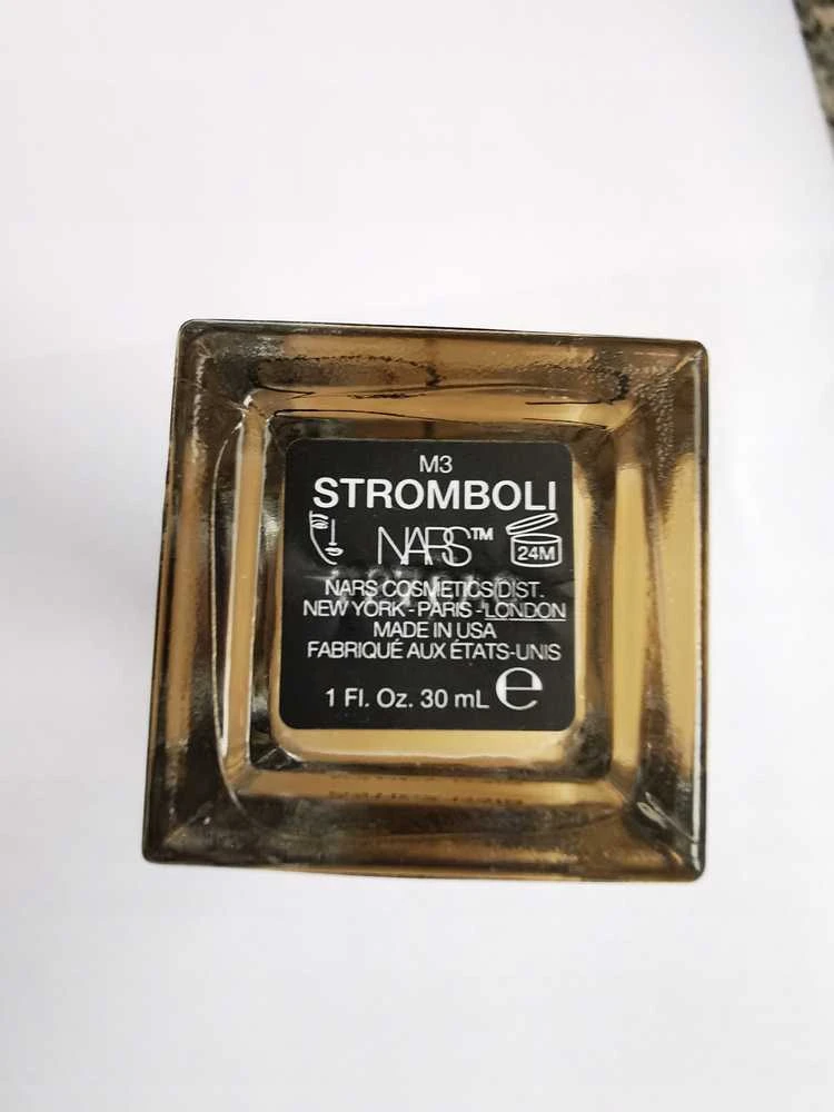 „Nars Natural Radiant Longwear Kreminis“ makiažo pagrindas „Stromboli“, 30 ml