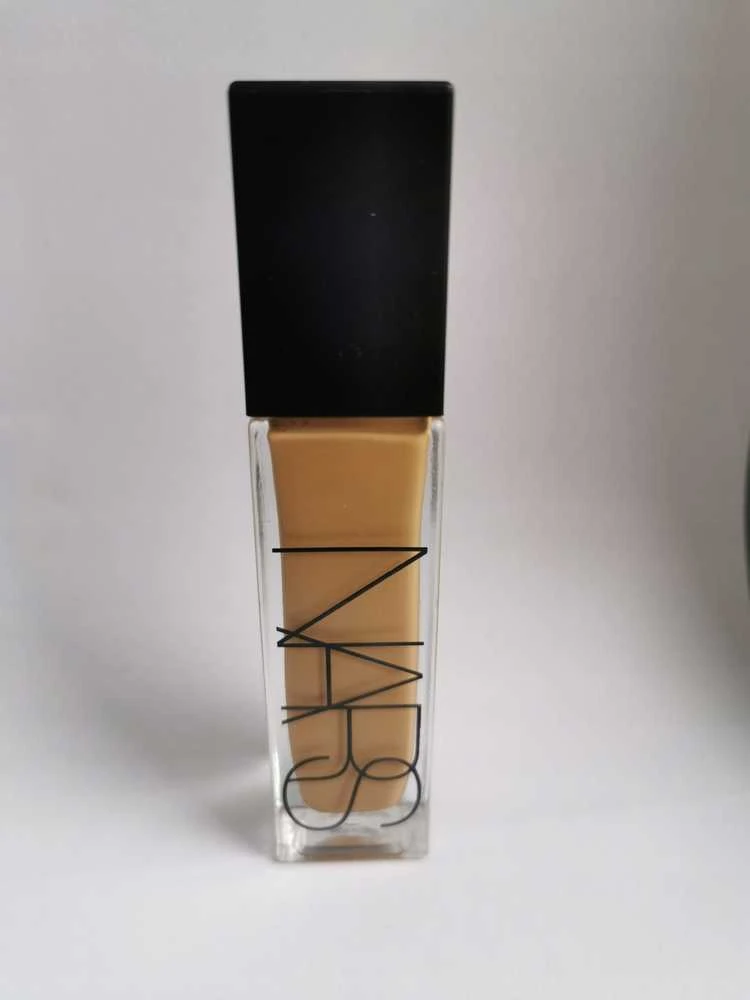 „Nars Natural Radiant Longwear Kreminis“ makiažo pagrindas „Stromboli“, 30 ml
