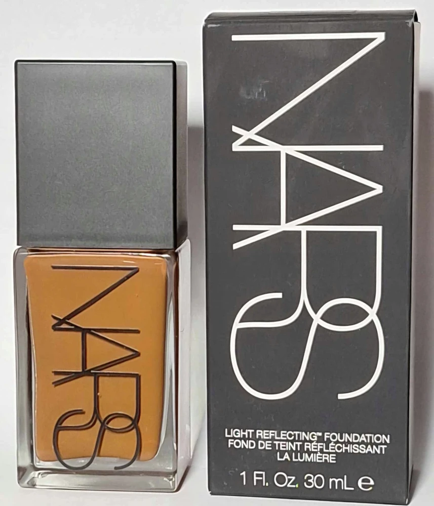 „Nars“ šviesą atspindintis kreminis makiažo pagrindas „Nambia“, 30 ml