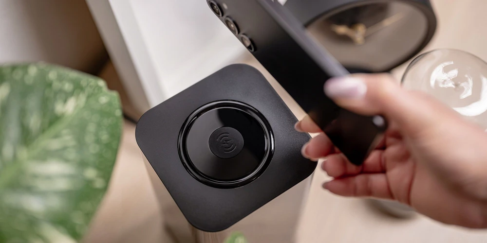 Maitinimo Stotis - Newell GaN Power Cube 8-in-1 su 15W Belaidžiu Įkrovikliu