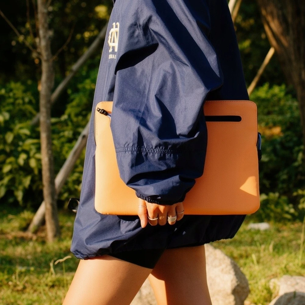 Native Union Ultralight Sleeve do Macbook 15" apricot crush