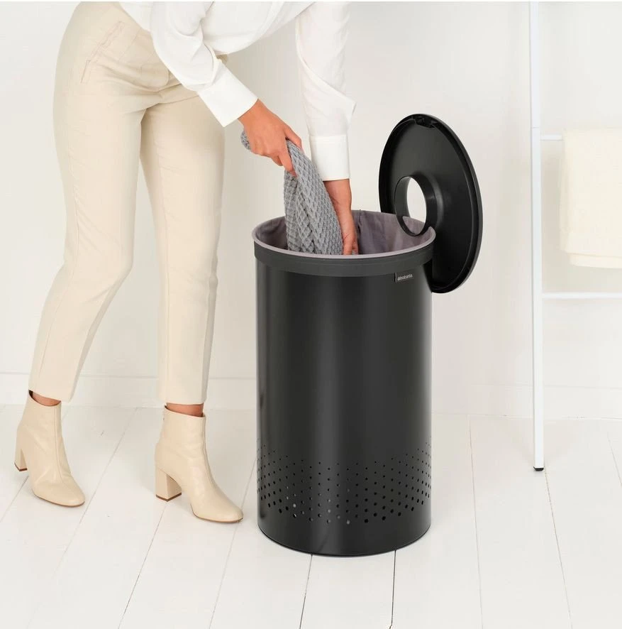 Brabantia Skalbinių dėžė, 60L - Matt Juodas