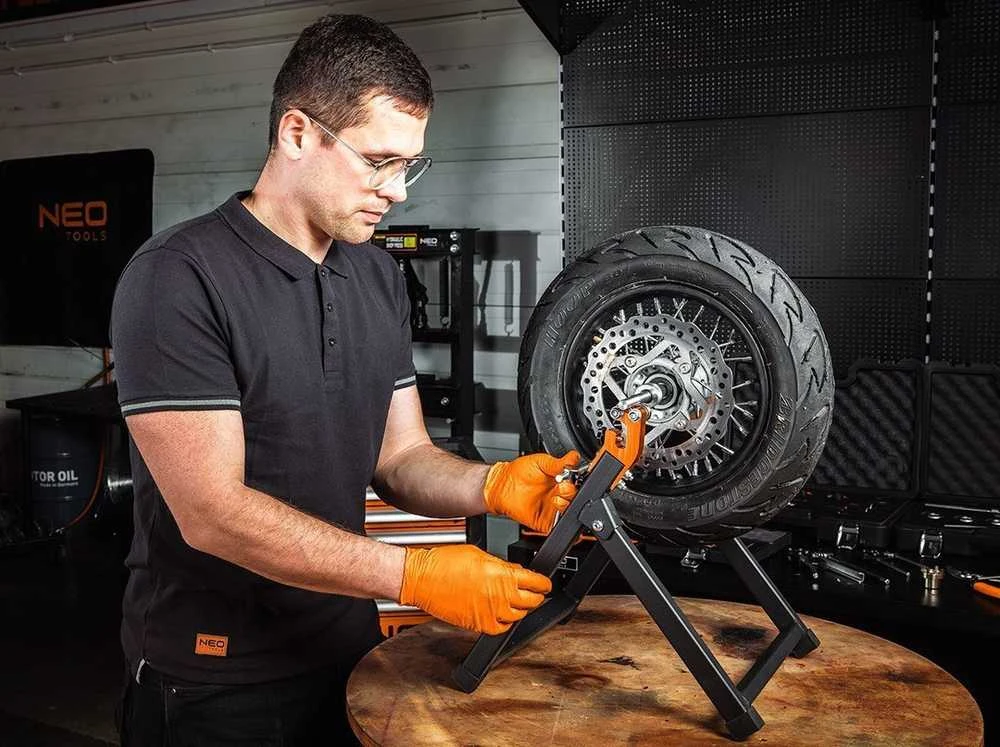 NEO tools 10-590 ratų balansavimo staklės