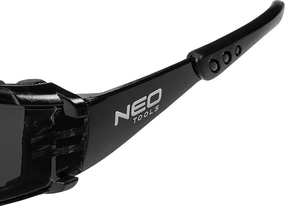 Okulary Akiniai Apsauginiai akiniai su putplasčio įdėklu, tamsinti lęšiai, FT atsparumo klasė