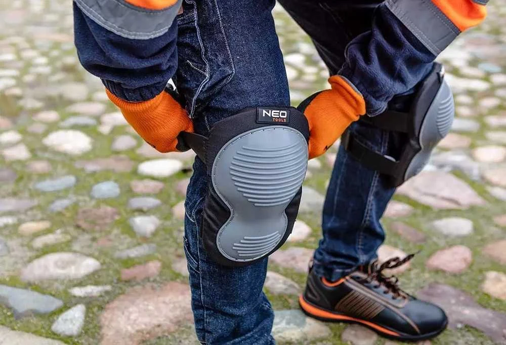 Nakolanniki Kelių apsaugos su elastingu TPR įdėklu, 1 kategorija