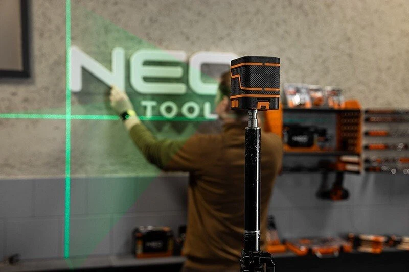 Neo lazerinis 15 m žalias kryžminis lazeris su dėklu