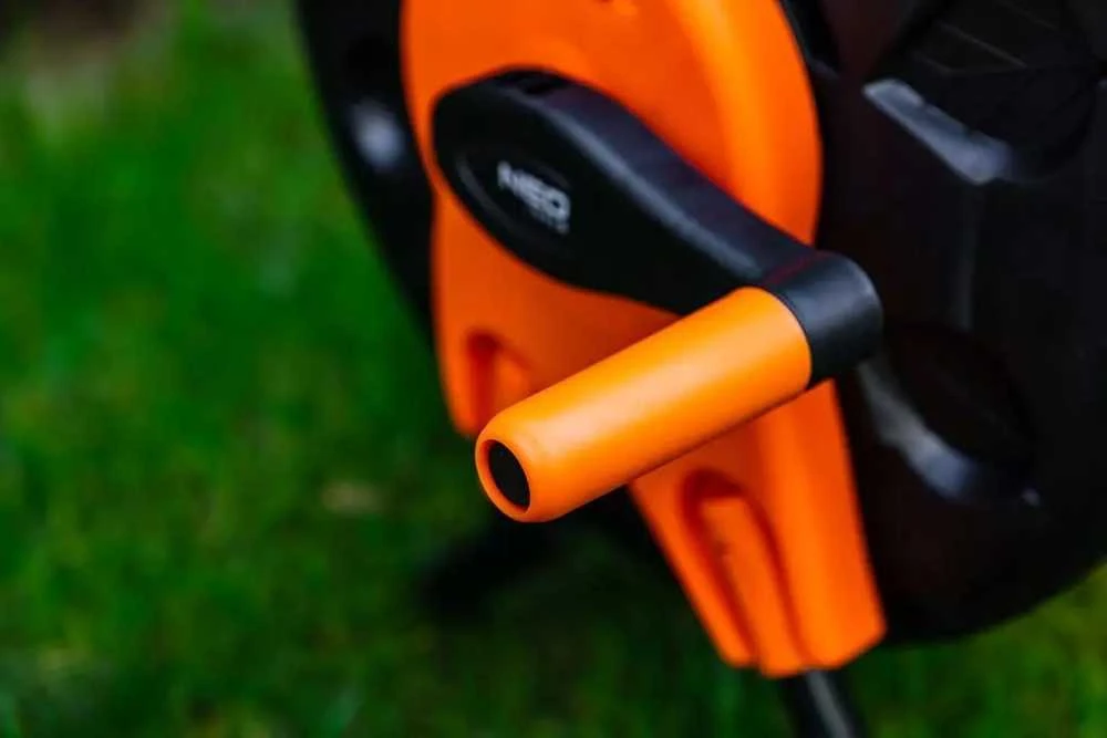 Neo Stojak Sodo žarnos stovas, plastikinis, iki 60 m 1/2 colio žarnos