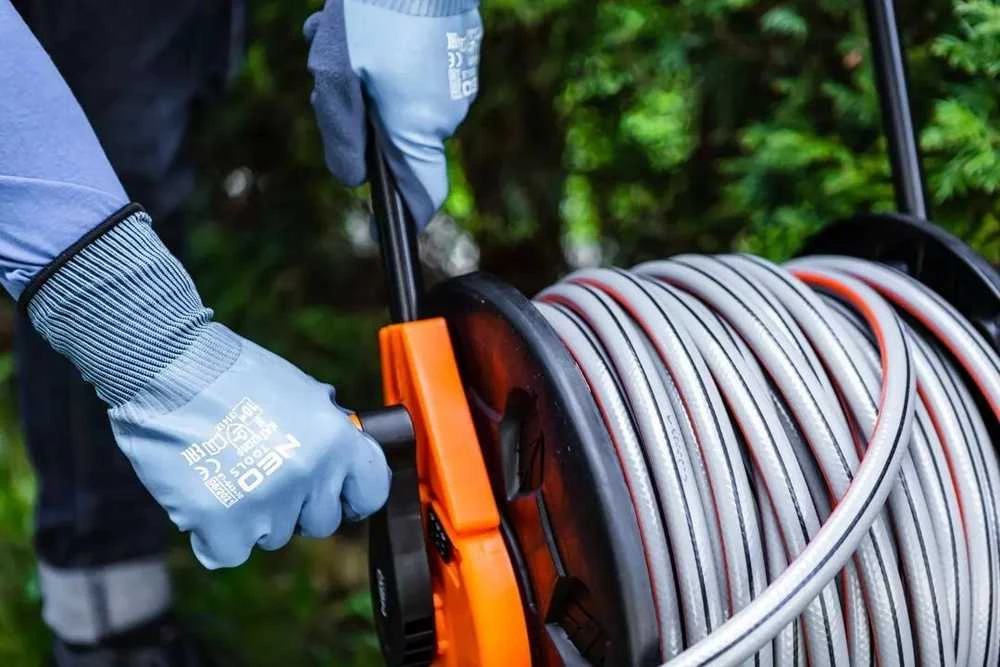 Neo Stojak Sodo žarnos stovas, plastikinis, iki 60 m 1/2 colio žarnos