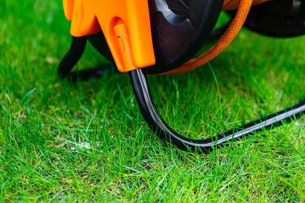 Neo Stojak Sodo žarnos stovas, plastikinis, iki 60 m 1/2 colio žarnos