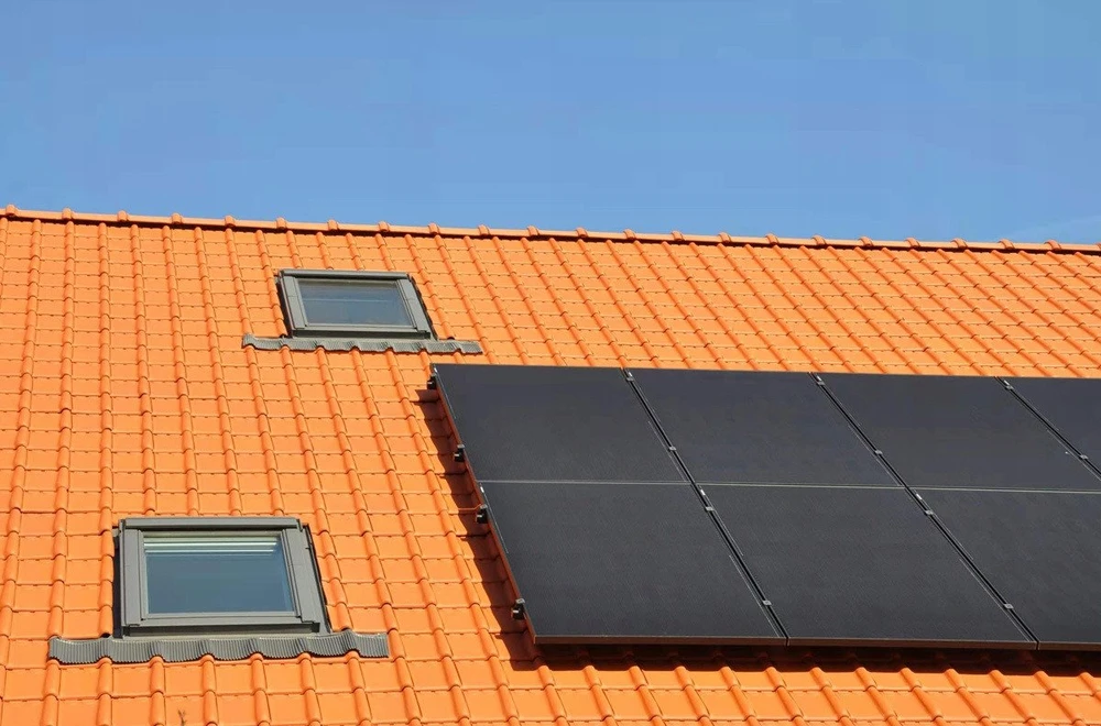 „NeoTec“ saulės įkroviklis „NeoTEC SOLAR“ grynai juodos spalvos saulės baterijų rinkinys 3,8 kW (8 x 475 W)