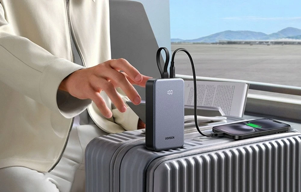 Nešiojama baterija UGREEN PB505 20000mAh, 20W, integruotas USB-C kabelis, USB-A, skaitmeninis ekranas, pilkas