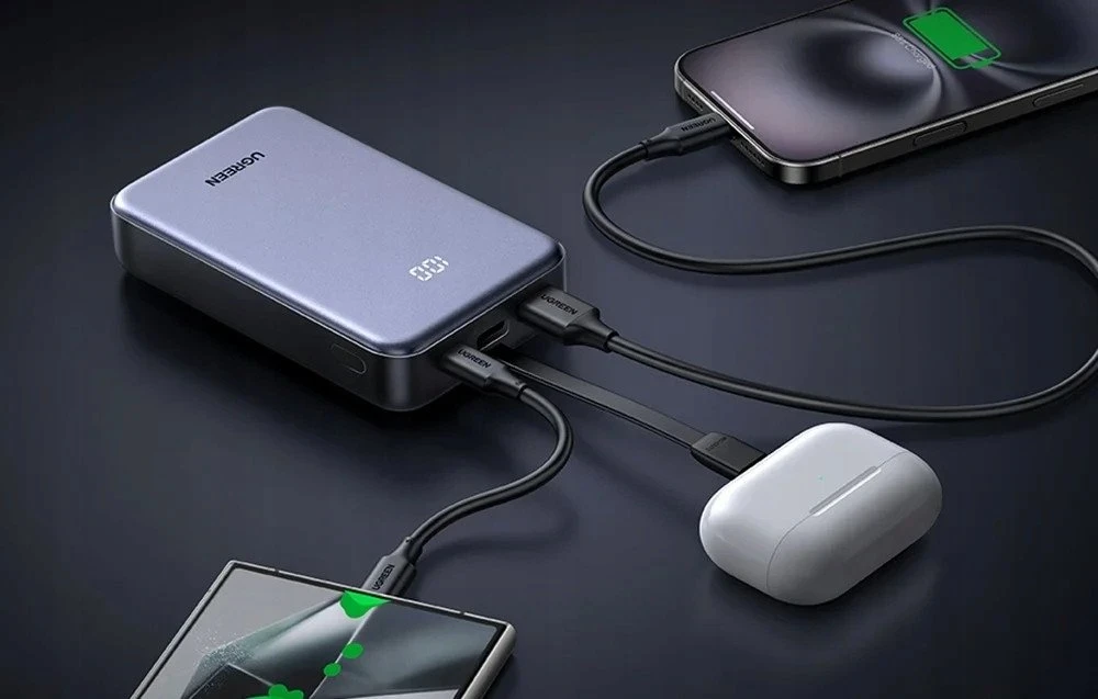 Nešiojama baterija UGREEN PB505 20000mAh, 20W, integruotas USB-C kabelis, USB-A, skaitmeninis ekranas, pilkas
