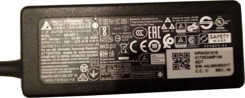 Acer nešiojamojo kompiuterio kroviklio techninė etiketė