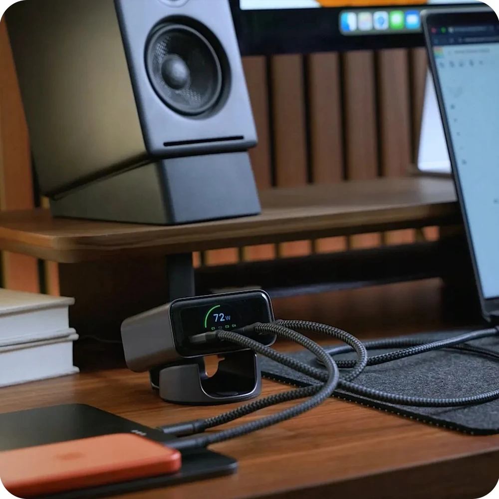 „Satechi ChargeView GaN 140 W“